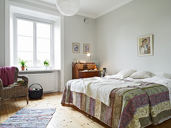 卧室也是非常的宽敞，舒适感迎面扑来。
