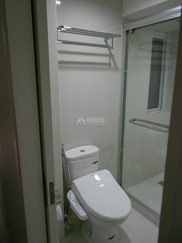 65平一室户婚房卫生间装修图片