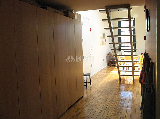 獨(dú)特頂樓loft公寓 各樣飾品展現(xiàn)藝術(shù)風(fēng)味 ,,公