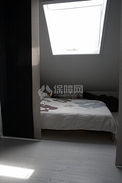 簡約白色明亮輕快 閣樓幻化無窮精彩 復(fù)式裝修,60