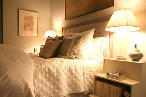 90平米时尚欧式风格两居室卧室台灯设计