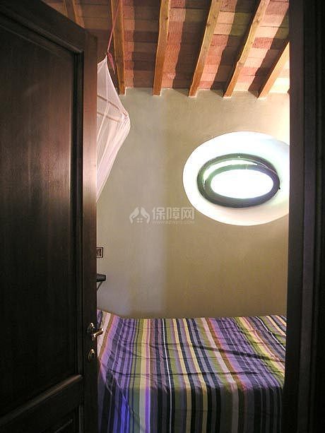 與時(shí)俱進(jìn) 老舊閣樓里的新時(shí)尚生活 復(fù)式裝修,70平