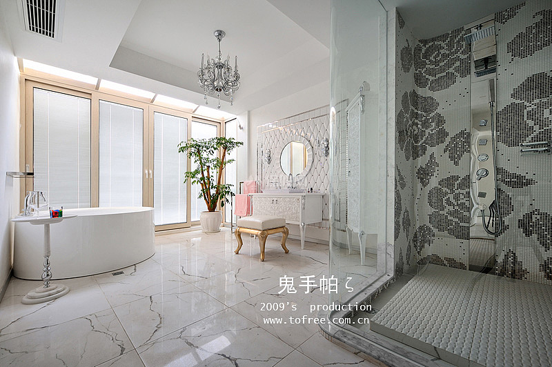 三樓樓梯上來(lái)有個(gè)休閑區(qū)，有操作臺(tái)，可以坐那煮咖啡，