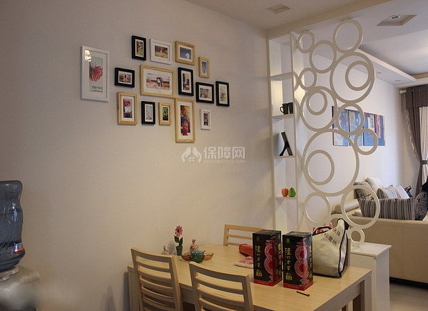 現(xiàn)代簡約餐廳隔斷圖片大全