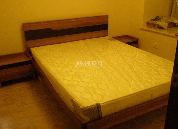 現(xiàn)代簡約溫馨臥室圖片