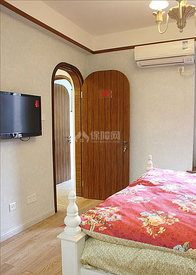 还是圆形门，想不到还可以这样设计，每次看到都觉得新