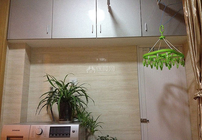 陽臺(tái)有5平方多，開發(fā)商送了一半的面積。
