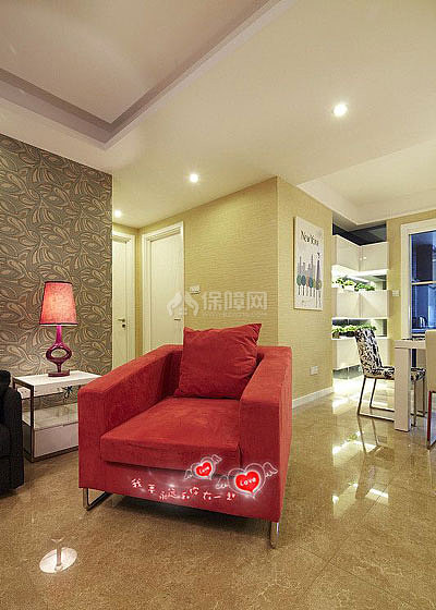 紅黑是永遠很相配的經(jīng)典，我們家的沙發(fā)也是~~