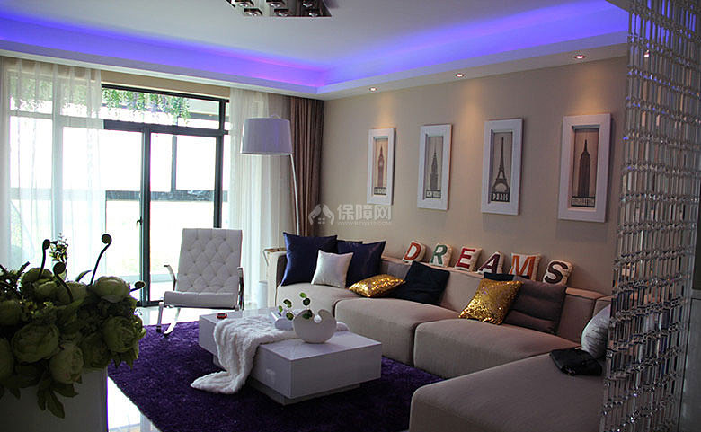 沙发区，my dream house。
