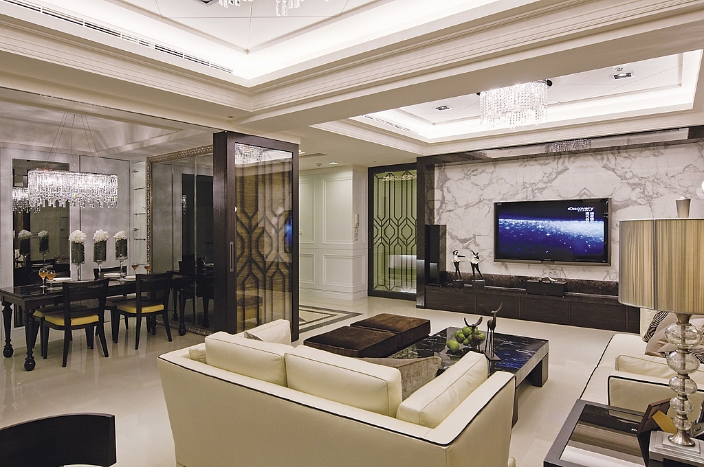 设计师除透过精准的建材掌握，体现出众的时尚品味与休