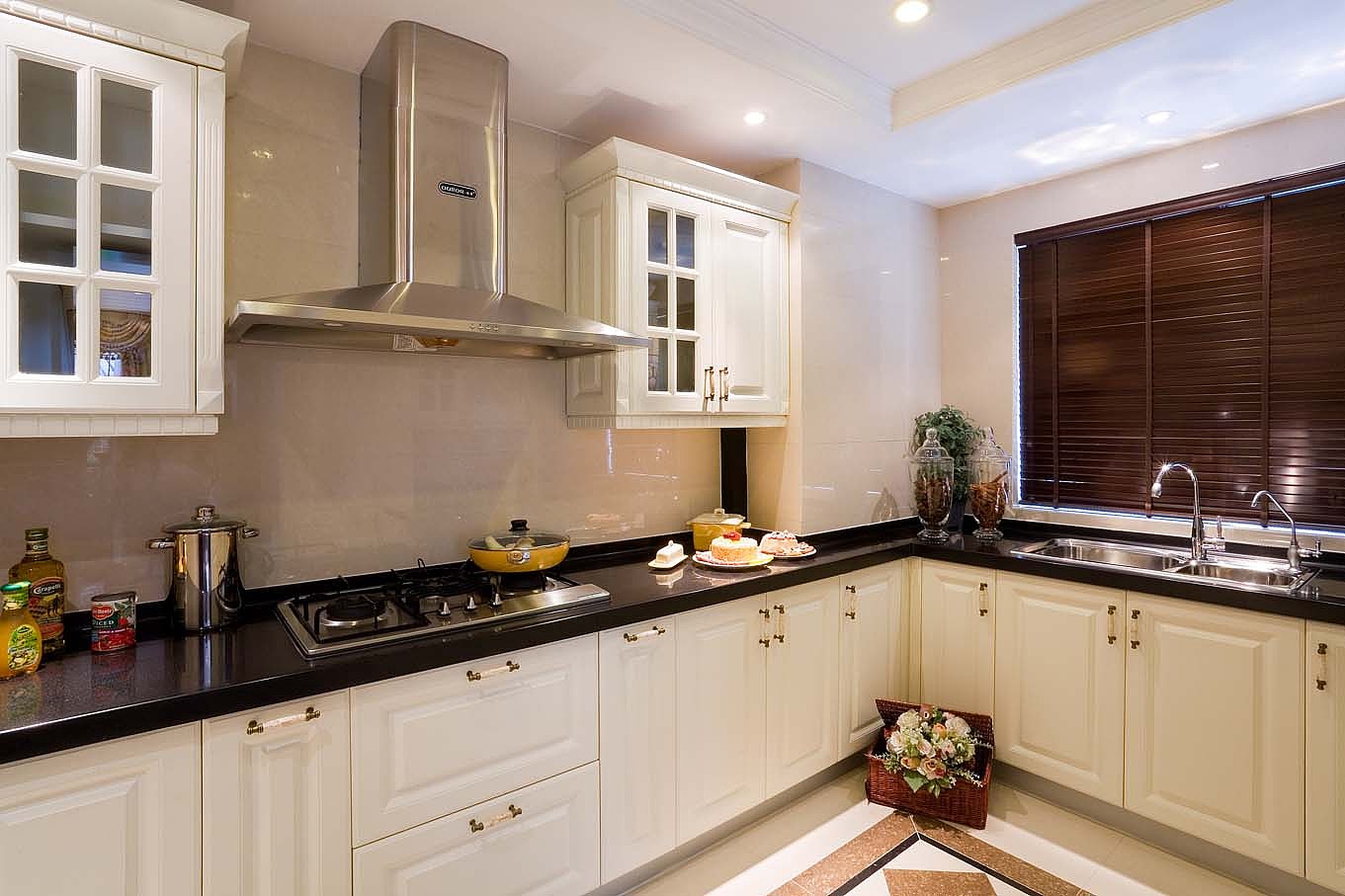 楼盘地址：俊峰香格里拉户型面积：220平方设计风格