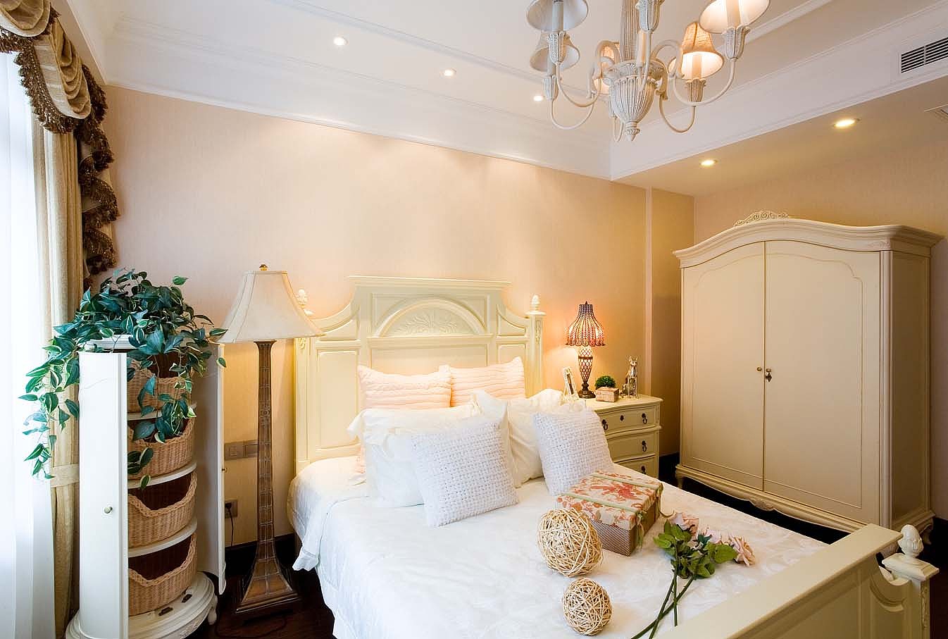 楼盘地址：俊峰香格里拉户型面积：220平方设计风格