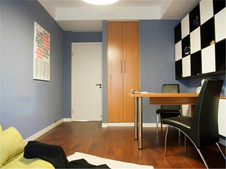 现代简约风格装修，由于承重墙多不易改动太多，设计师