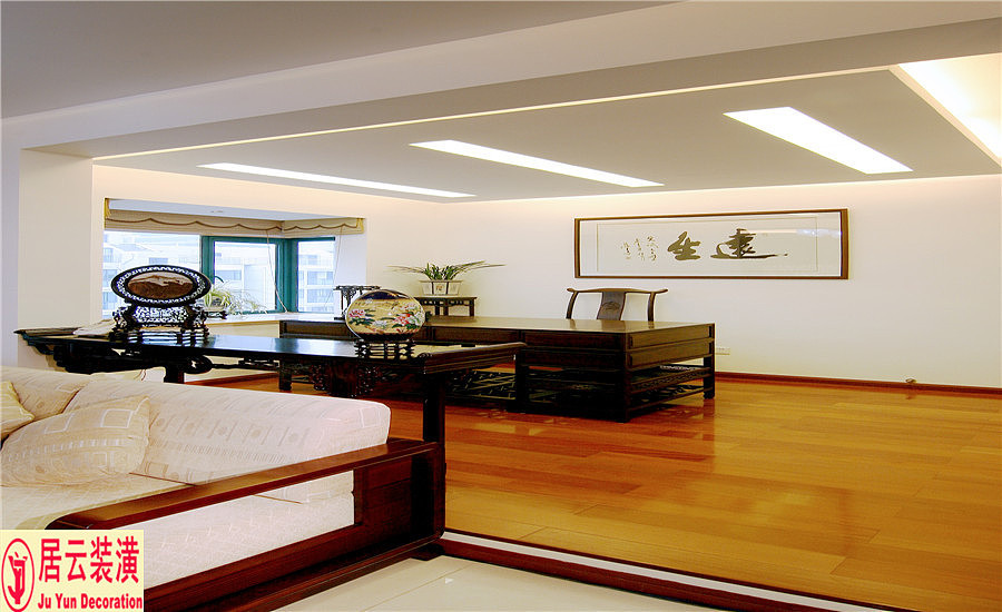   中式风格的代表是中国明清古典传统家具及中式园林