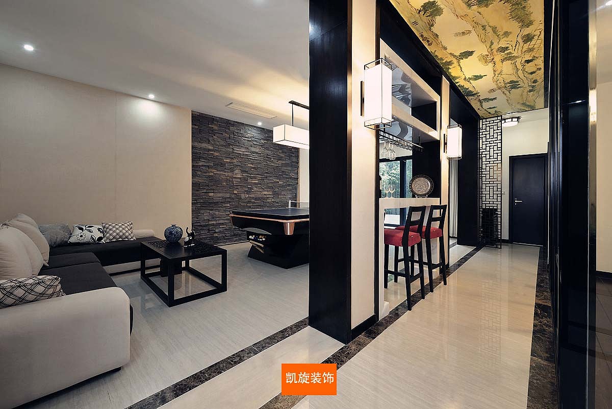 中式风格在家居布局上讲究方正、对称的布局形式，讲究