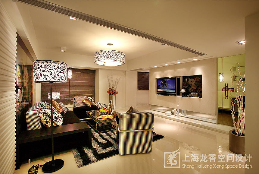 简约并不是缺乏设计要素，它是一种更高层次的创作境界