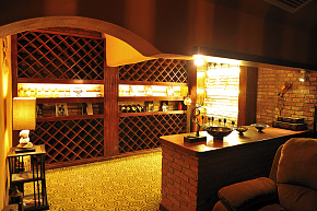 东南亚风格别墅酒窖酒柜图片