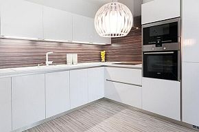 98平现代公寓厨房整体橱柜图片