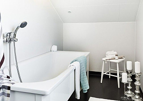 30平米阁楼迷你公寓卫生间浴缸图