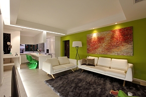 现代温馨两居室客厅背景墙装修效果图