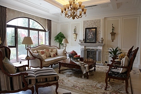 美式古典风格三居室客厅壁炉效果图