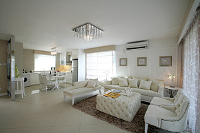 白色欧式简约客厅设计