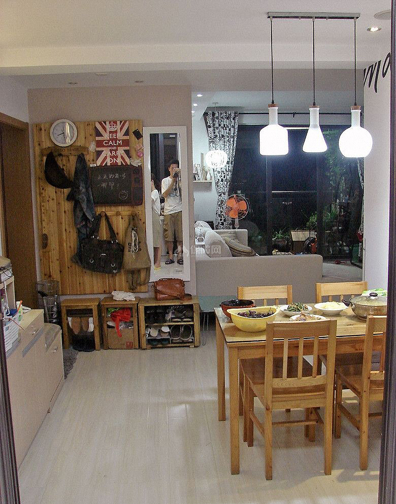 清爽宜家風(fēng)格餐廳