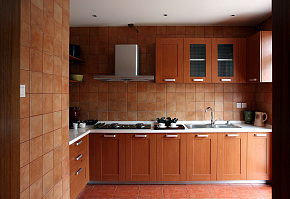 泰式风格别墅厨房整体橱柜装修效果图