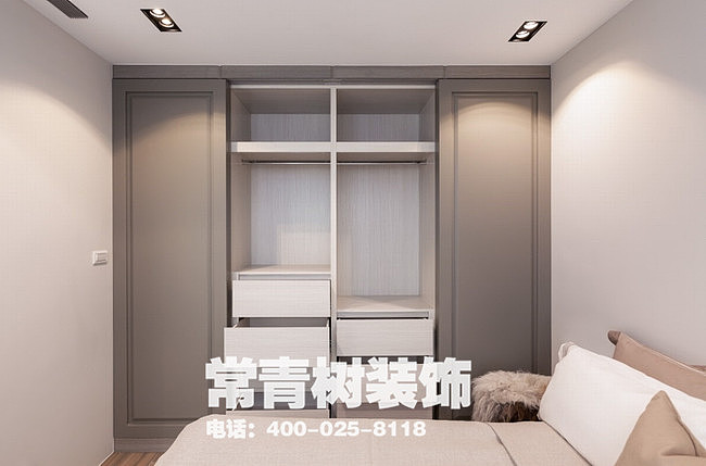 隔间全部由设计师重新规划。依据门口的位置，左手边是