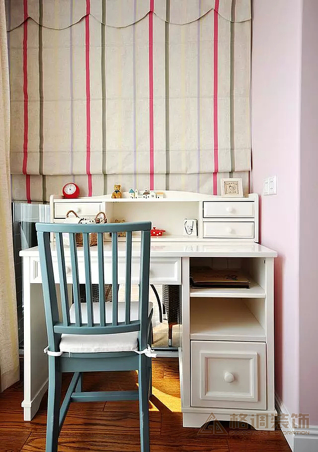 约克郡建筑面积：120平米户 型：三室两厅装修风格