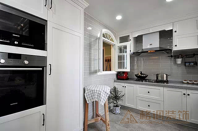 约克郡建筑面积：120平米户 型：三室两厅装修风格