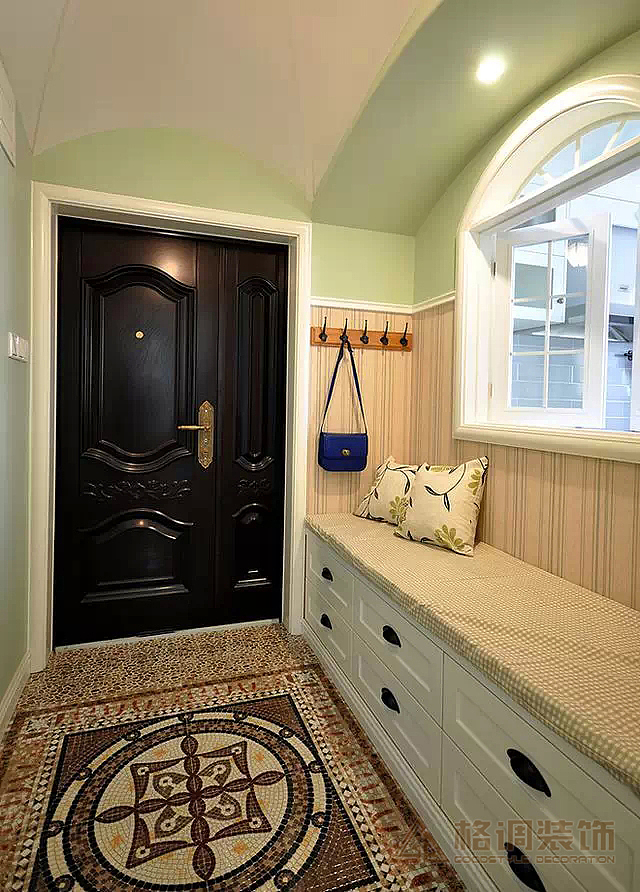 约克郡建筑面积：120平米户 型：三室两厅装修风格