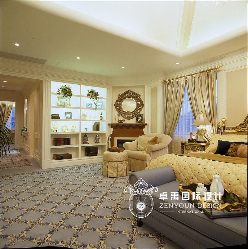以华丽的装饰、浓烈的色彩、精美的造型达到雍容华贵的