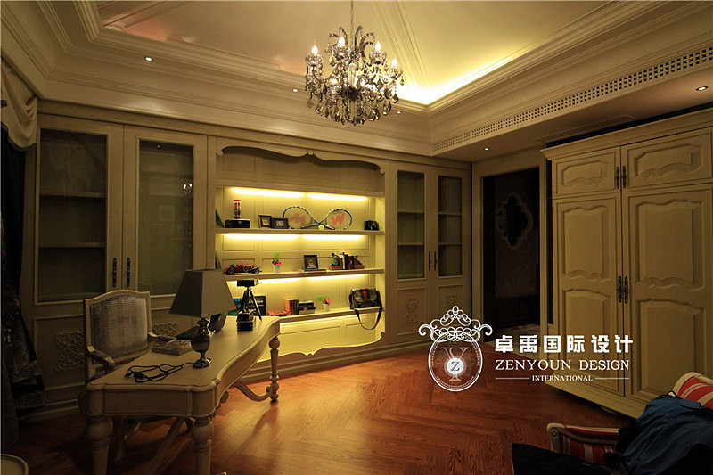 美式家具要进入小户型，体积缩减，大型的沙发逐渐被双
