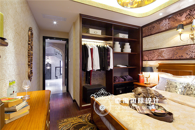 强调婉约、香艳和妩媚，但是随着生活在积累中沉淀，东