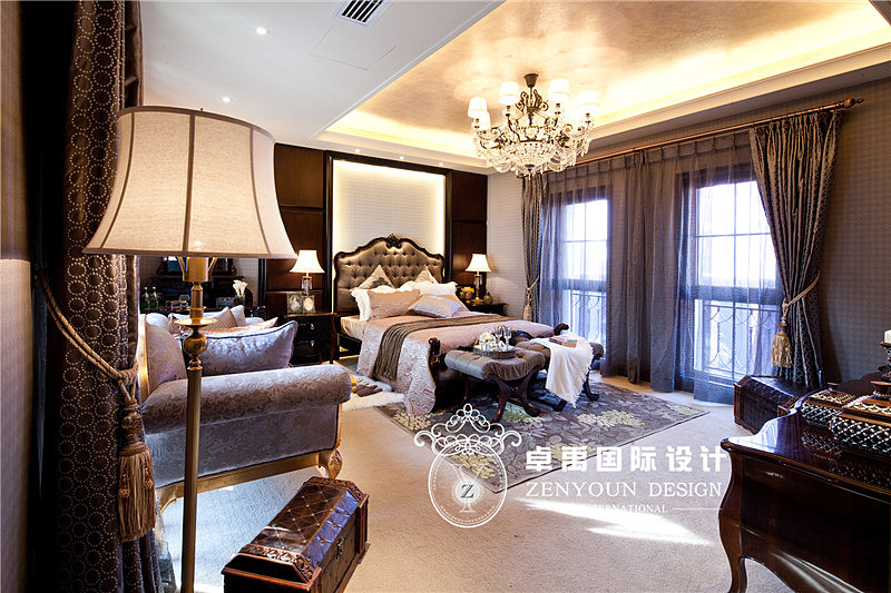 强调婉约、香艳和妩媚，但是随着生活在积累中沉淀，东
