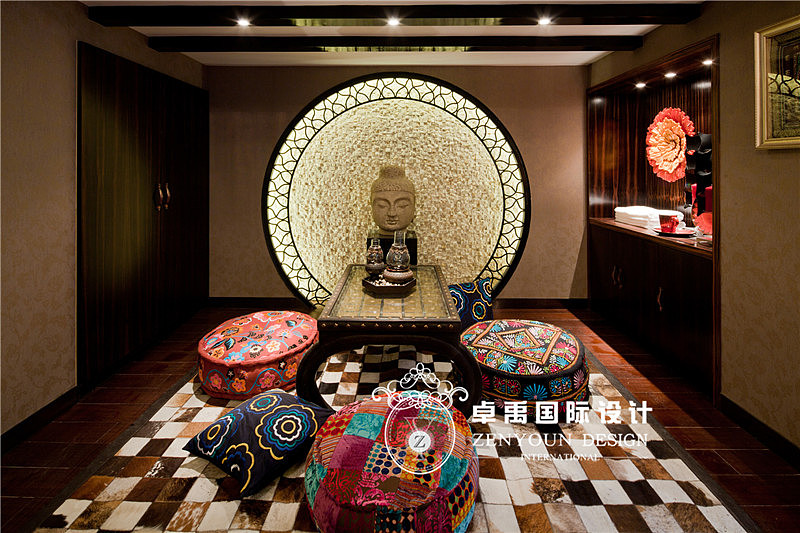 强调婉约、香艳和妩媚，但是随着生活在积累中沉淀，东