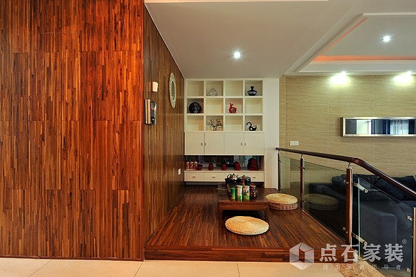 设计风格：现代简约户型面积：380平米户型类别：别