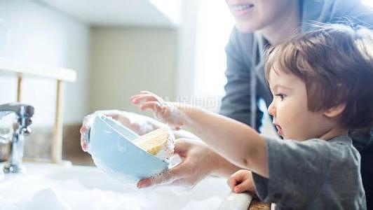 生活小常识：还敢用洗洁精刷碗吗?