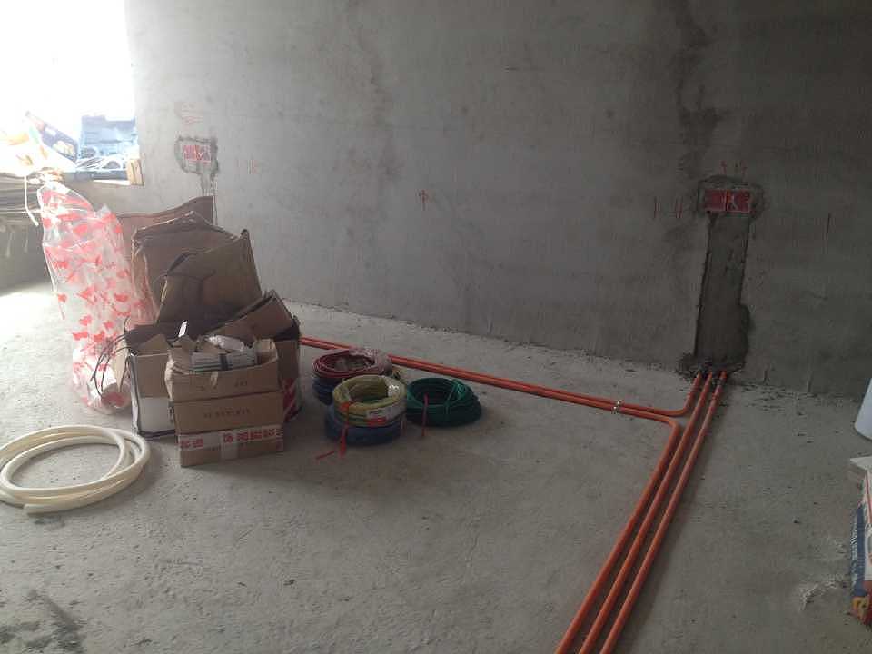 在建工地水电