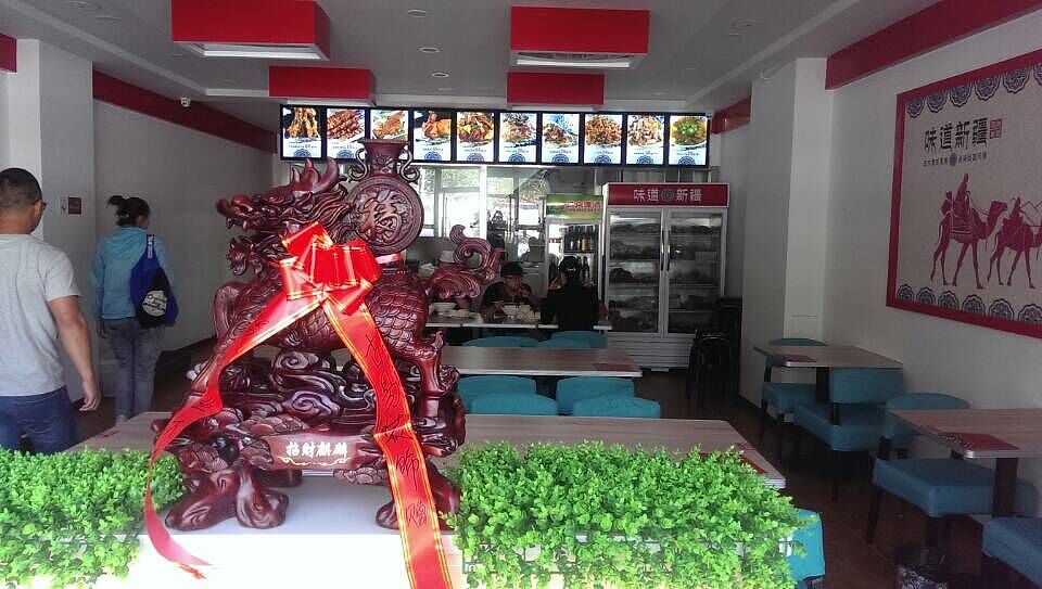 味道新疆，我们花了大部分时间在设计上，经过和业主的