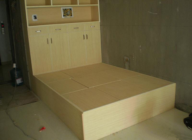 1、简约不等于简单，它是经过深思熟虑后经过创新得出