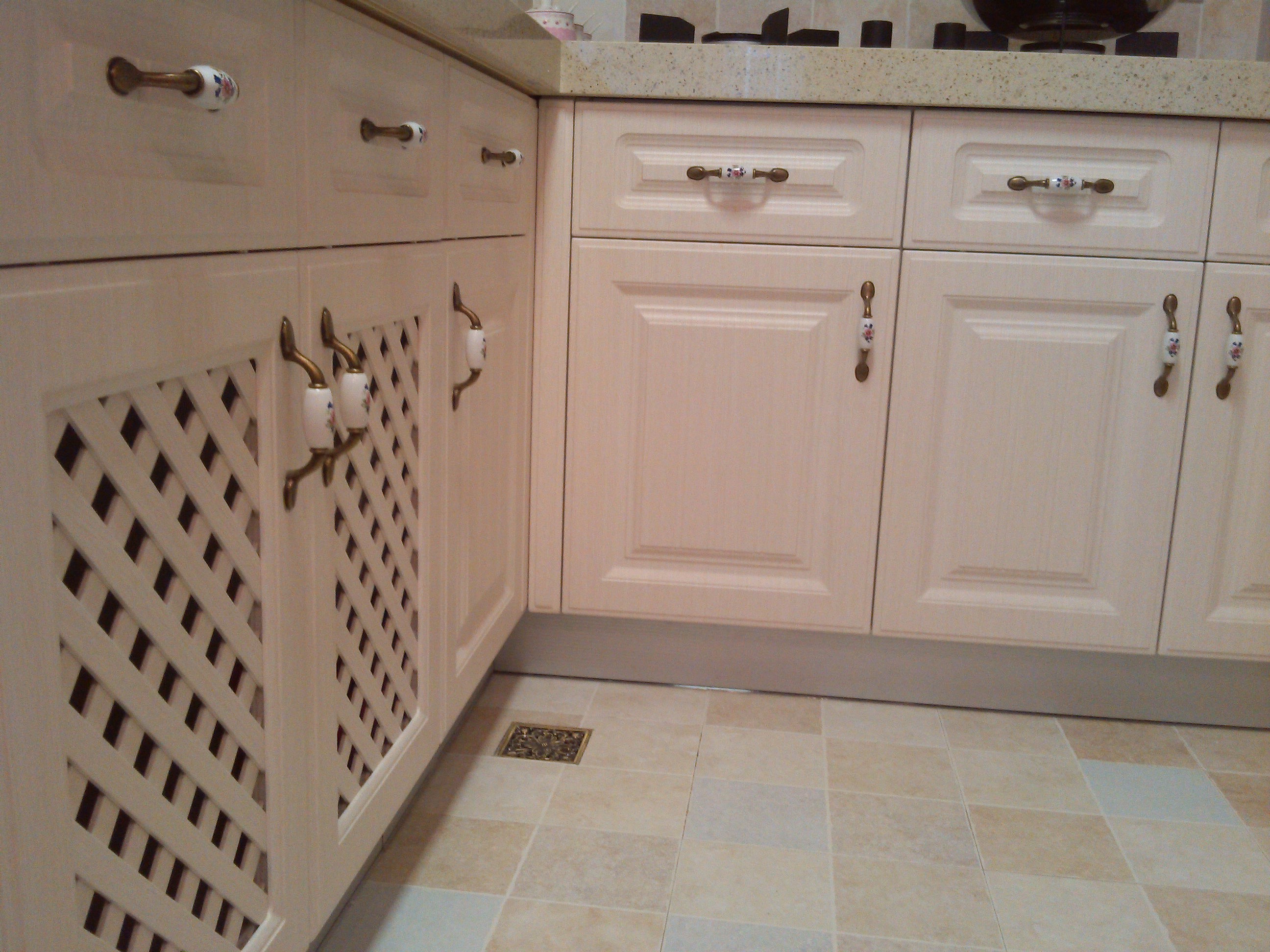 女主人是个未婚的小白领，自己一个人喜欢清新自然的感