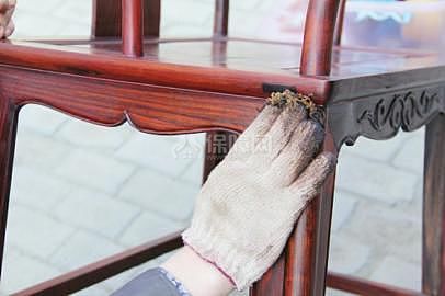 生活小妙招：家具上总是擦完又落灰?教你一招搞定