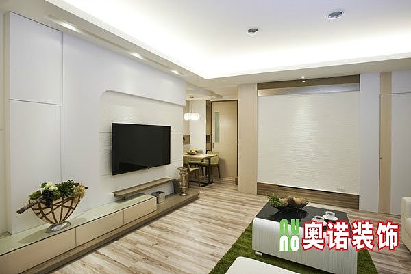 本案例是三室两厅加赠送阳台的标准户型，因客户家庭成