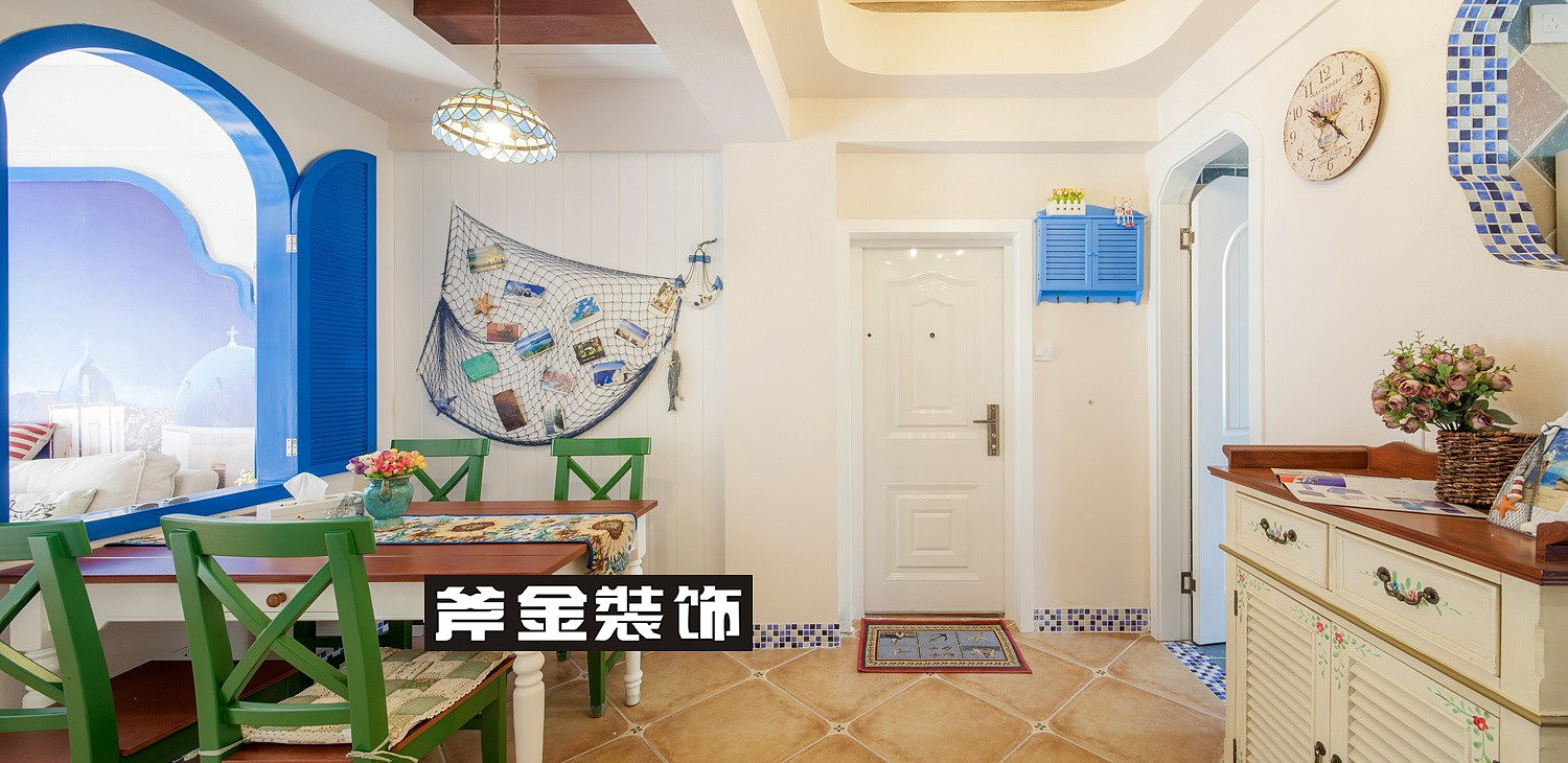 案以地中海风格定位整个空间，色彩丰富、简单、民族性