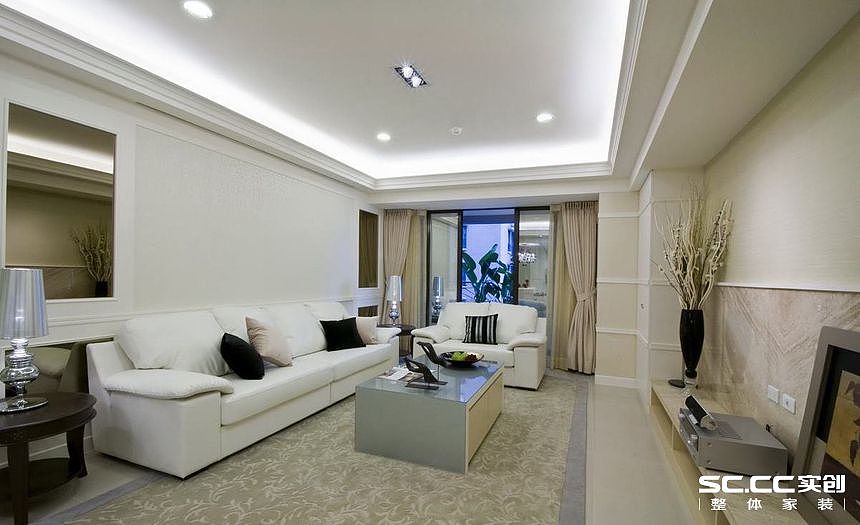 餐厅造型灯，典雅银灰光泽划分出优雅的用餐场景，考量