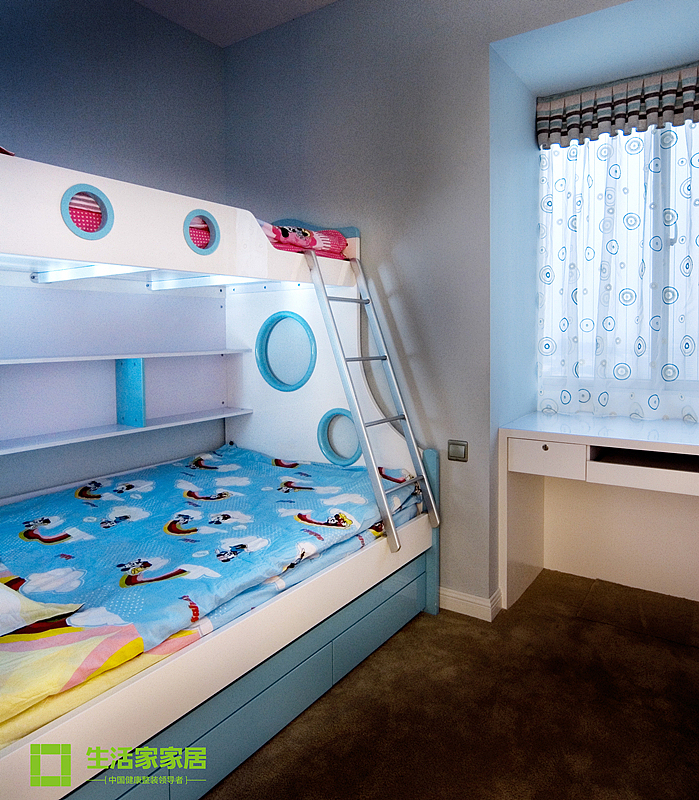 简约欧式风格沿袭古典欧式风格的主元素，融入了现代的