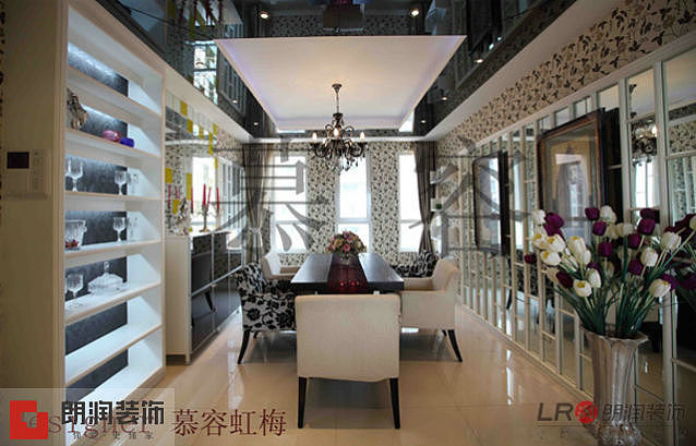 本案业主经常在外出差，对各国各地的文化风俗都很喜欢