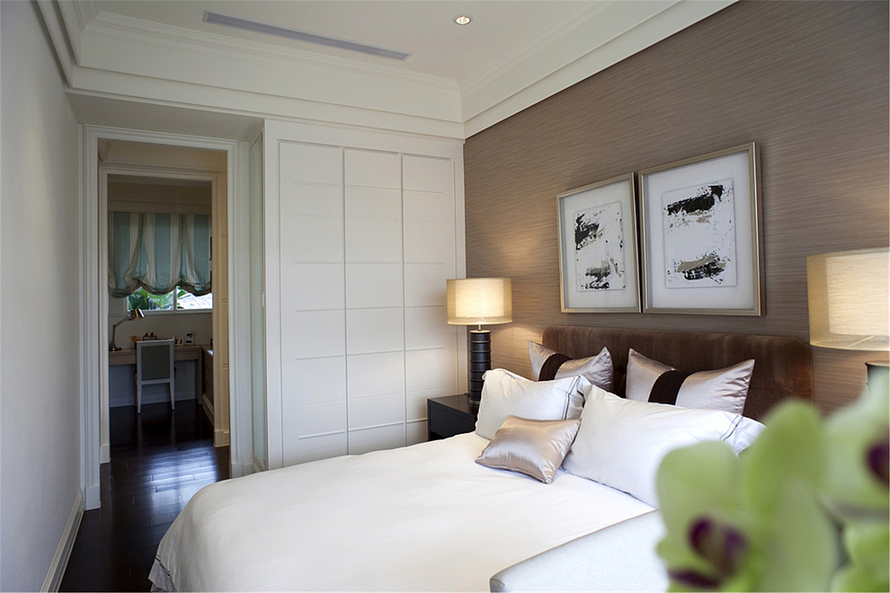 客户为40多岁的一位商人，一家三口。此户型以简欧式